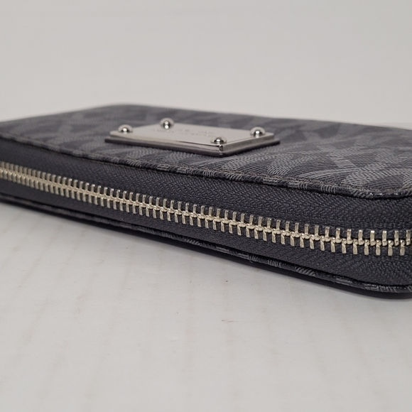 Michael Kors Zip Around Large Jet Set Wallet - Picture 5 of 8